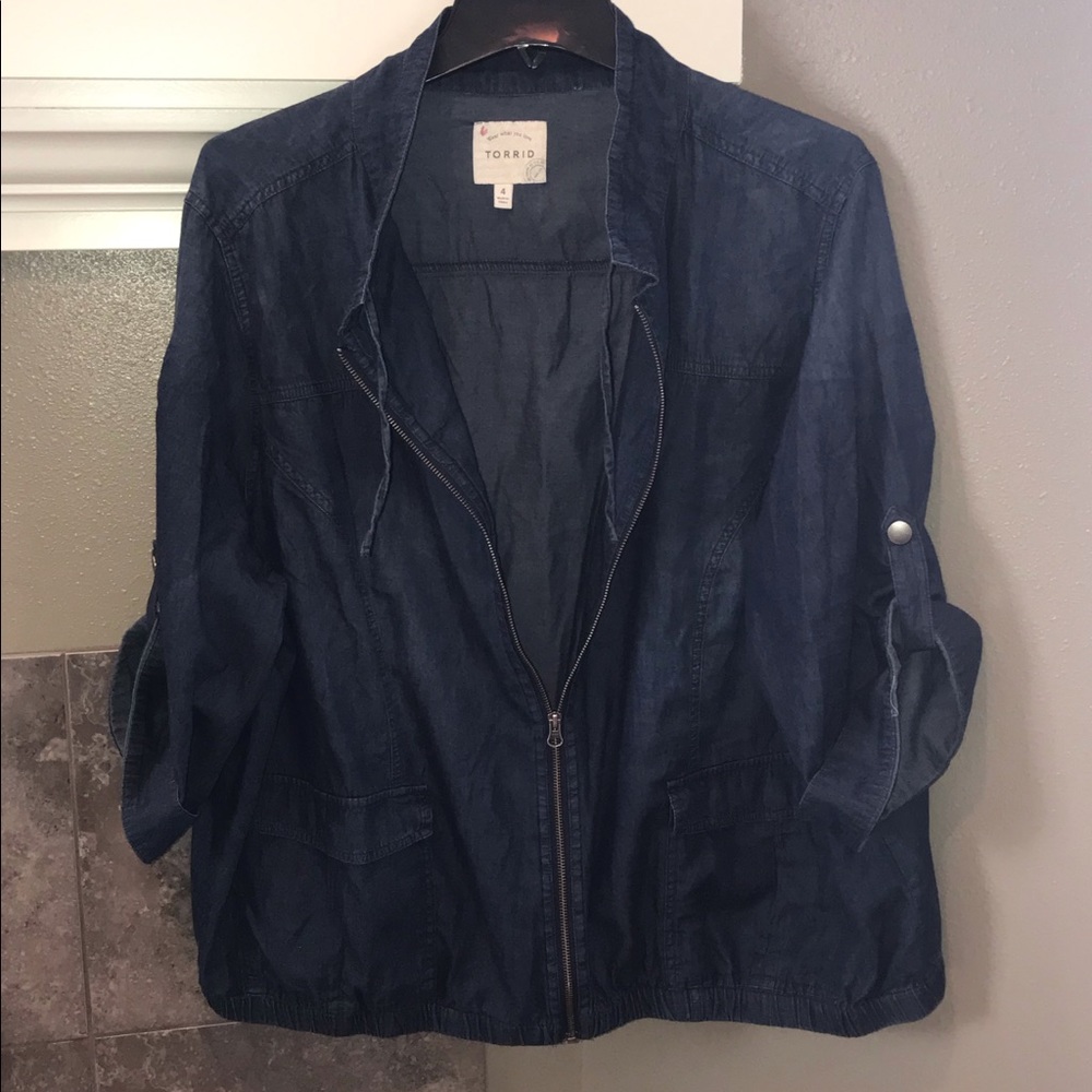 TORRID denim jacket, size 4 4X plus jean Chambray